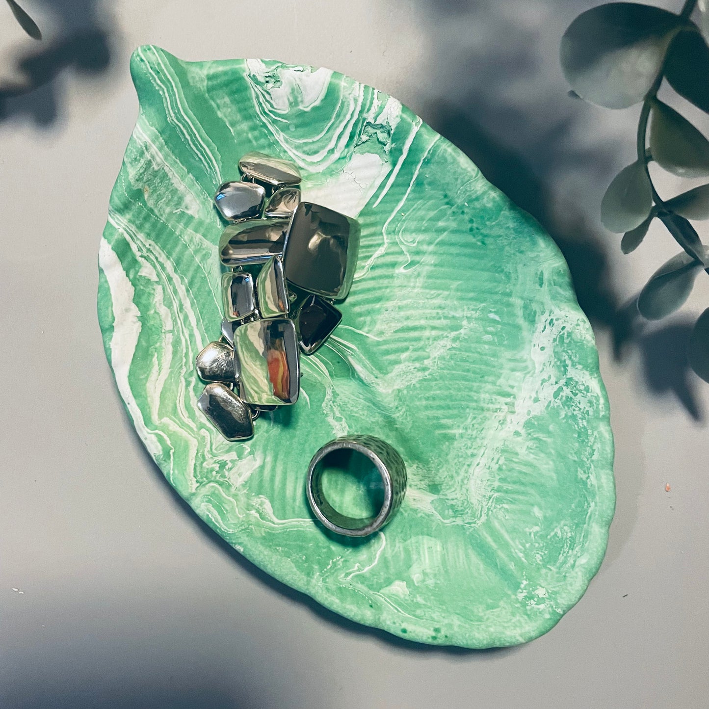 Small leaf tray tray