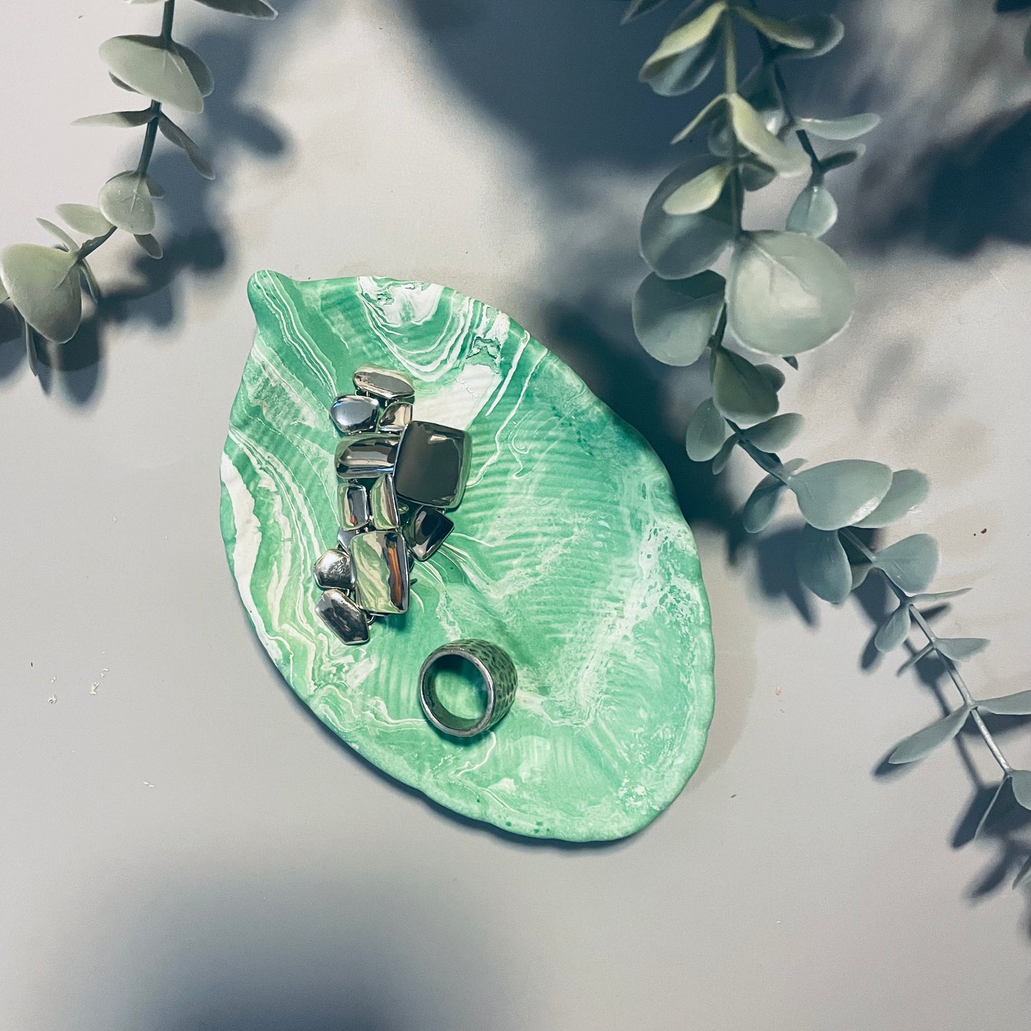 Small leaf tray tray